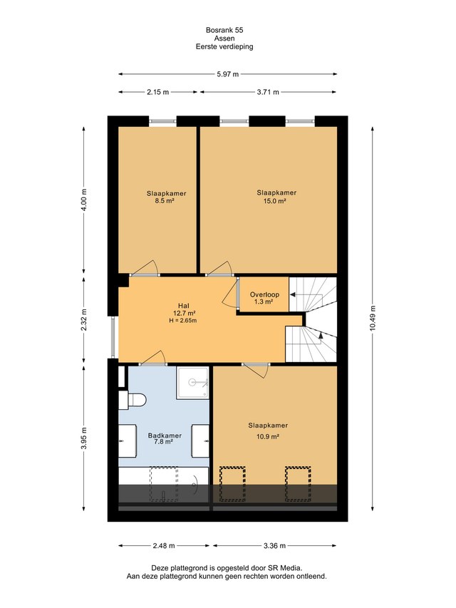 Plattegrond van de eerste verdieping: drie slaapkamers van 8,5, 10,9 en 15,0 m2, een badkamer van 7,8 m2 en een ruime hal